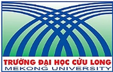 Bà con thu hái từng chùm nho rừng trên vách núi
